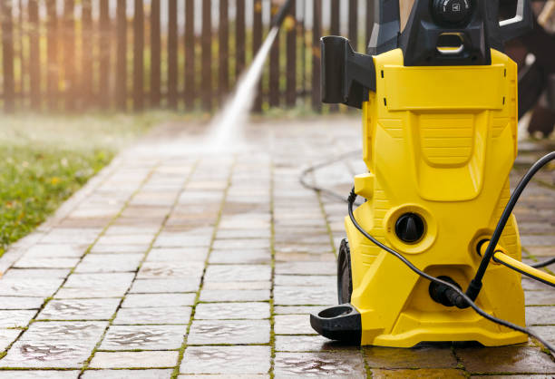 Best Pool Deck Cleaning  in Inverness, IL